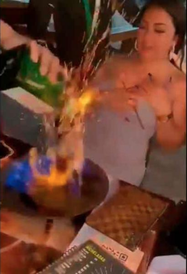 Turista termina con quemaduras en la cara durante visita a un bar de Cancún 