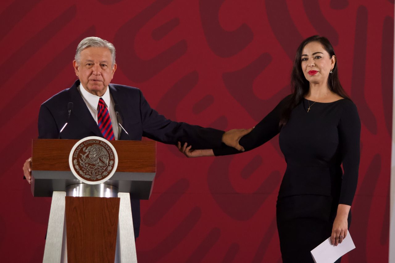¿Sin fines electorales? Piden a gente vacunada de Naucalpan aplaudirle a AMLO y a alcaldesa de Morena