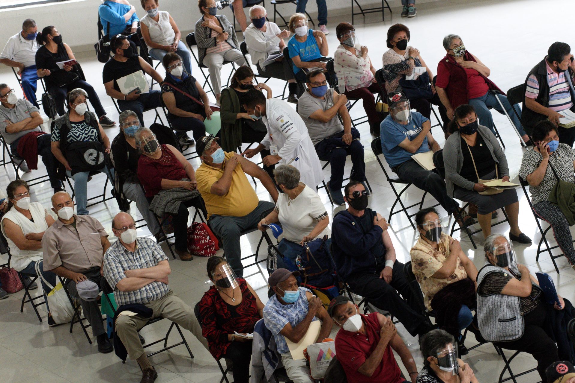 Piden a gente vacunada de Naucalpan aplaudirle a AMLO y a alcaldesa de Morena
