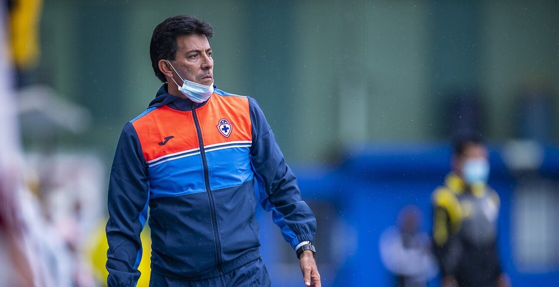 Roberto Pérez Loarca, el DT que llevó a Cruz Azul Femenil a su primera Liguilla