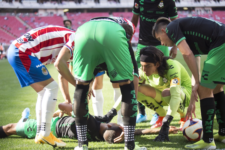 Ronaldo Prieto pierde el conocimiento 