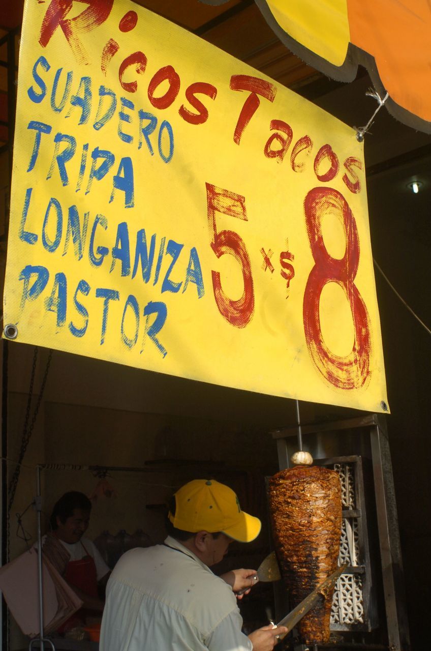 Conocedores: Puesto de tacos al pastor causa largas filas... ¡¿en Alemania?!