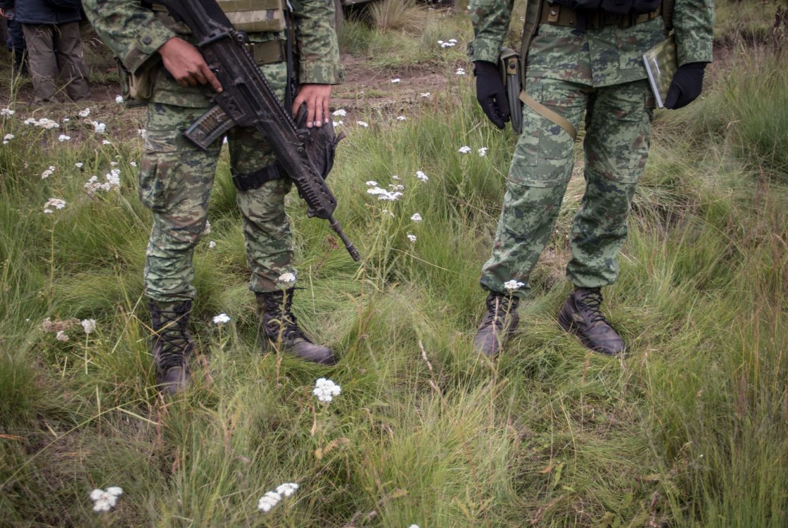 CIUDAD DE MÉXICO, 07SEPTIEMBRE2019.- Elementos de la guardia Nacional, resguardaron el Bosque de Milpa Alta durante el Sábado Verde de reforestación en el bosque de Milpa Alta, encabezado por Claudia Sheinbaum Pardo, jefa de Gobierno de la Ciudad. Sheinbaum anunció que dentro de un mes los elementos resguardarán los bosques de manera permanente para evitar incendios y resguardar el bosque de la tala clandestina.