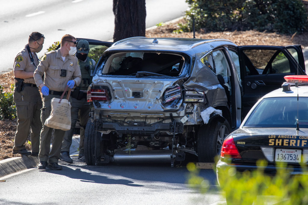 El vehículo de Tiger Woods después del accidente