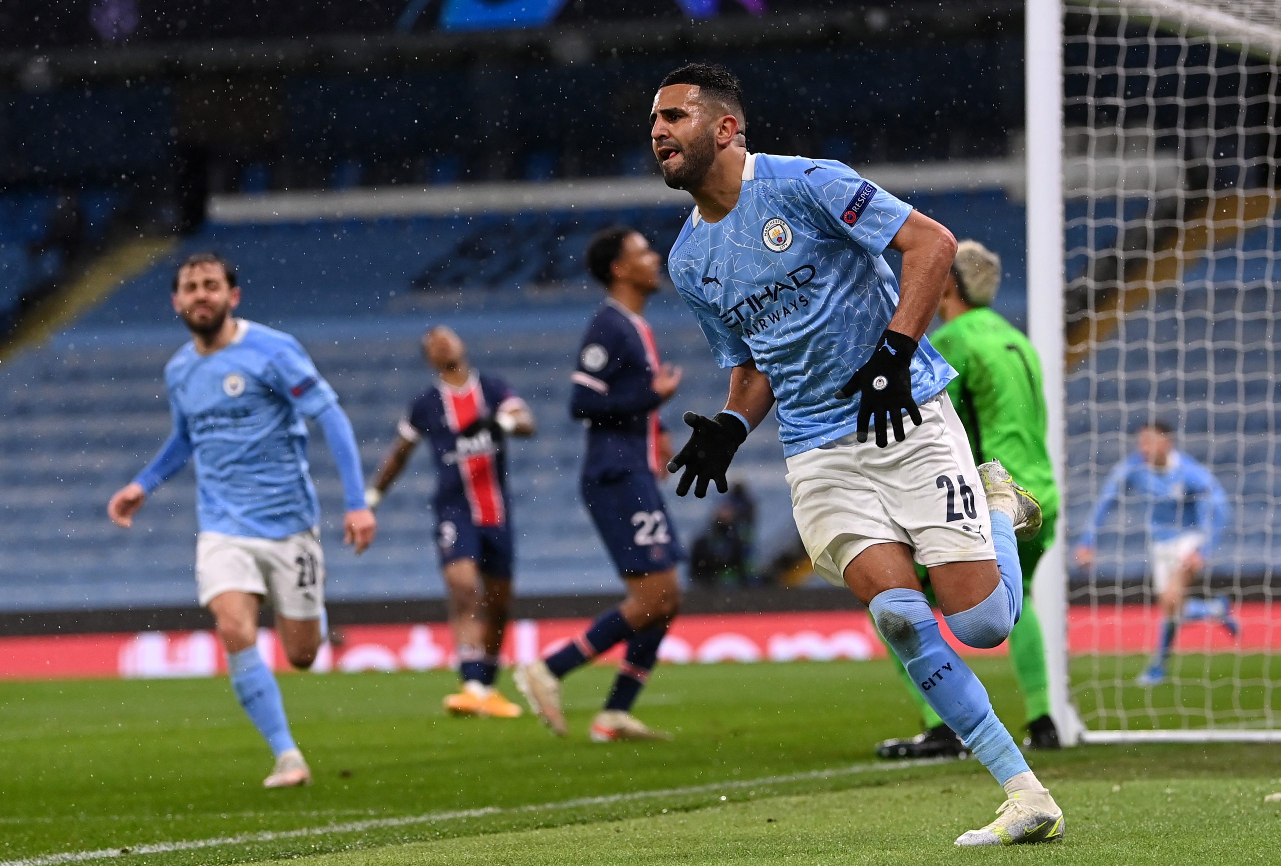Riyad Mahrez celebra el gol del Manchester City