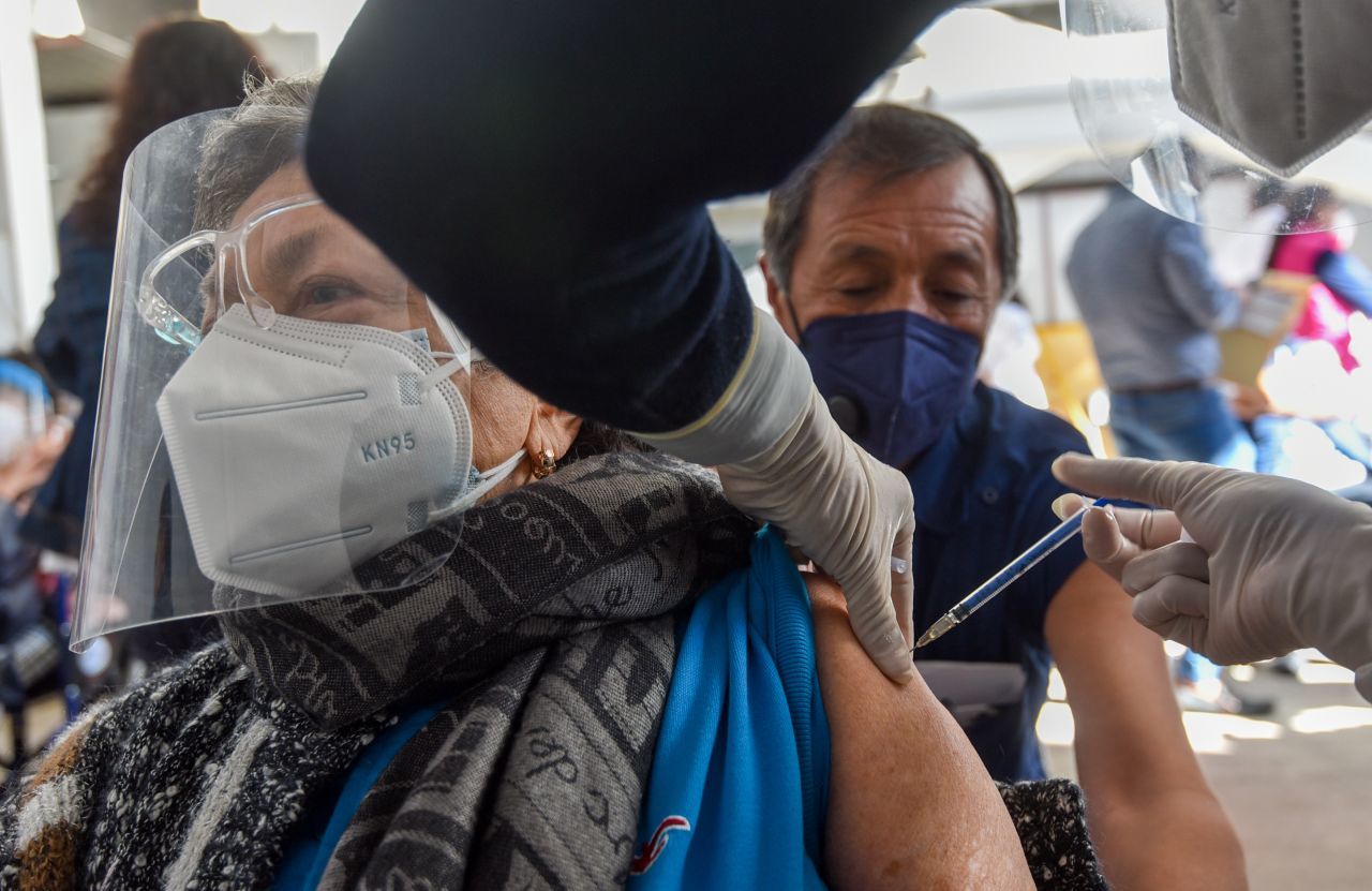 Mueren un hombre y su bebé tras balacera en un centro de vacunación de Zacatecas