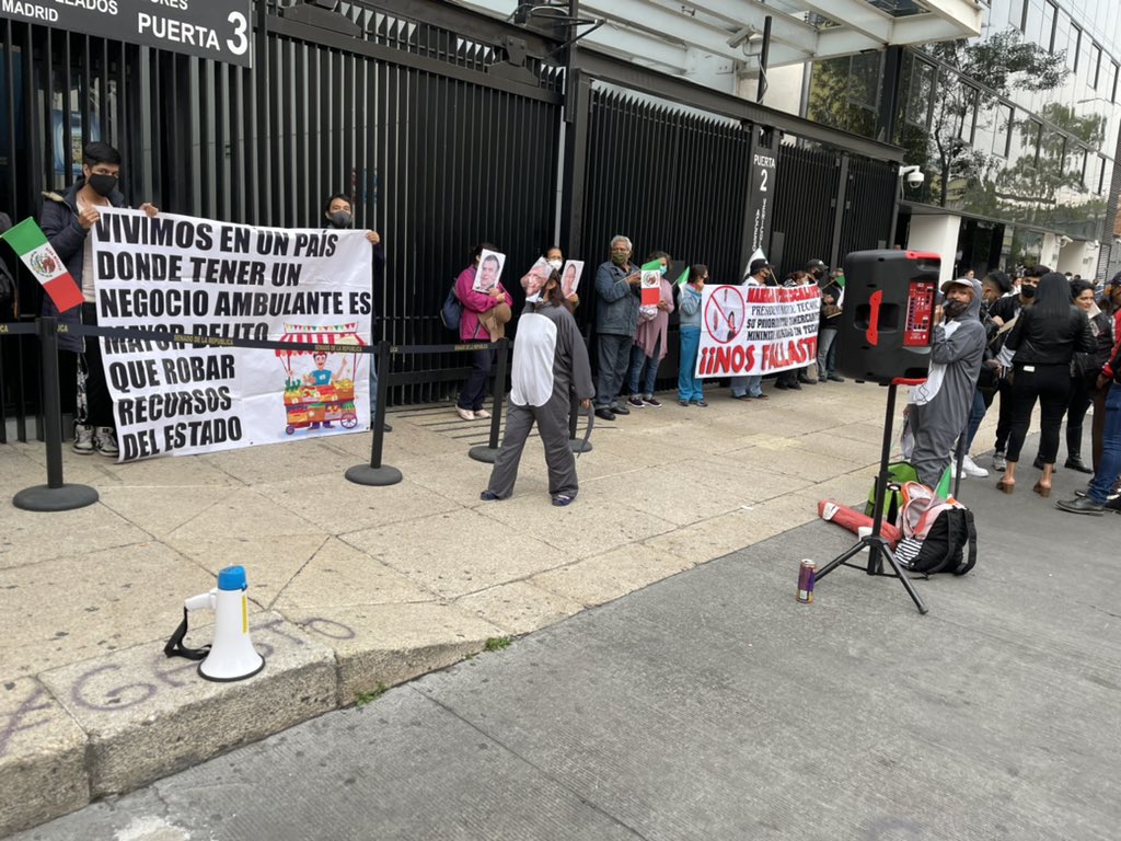 bloqueo-senado-manifestantes