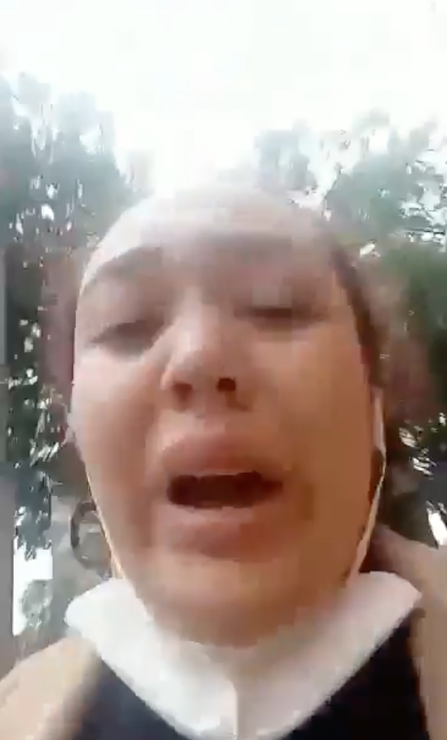 Empleada de El Péndulo enfrenta a cliente que la acosó; señala que empresa le dio la espalda