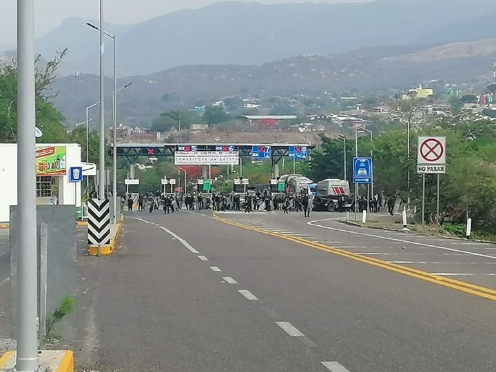 caseta-cobro-chiapas-estudiantes