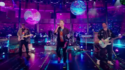 Checa a Coldplay tocando por primera vez "Higher Power" en vivo