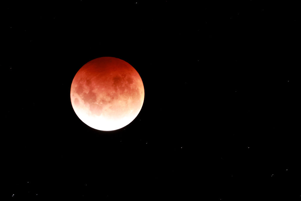 eclipse-total-lunar-trifecta