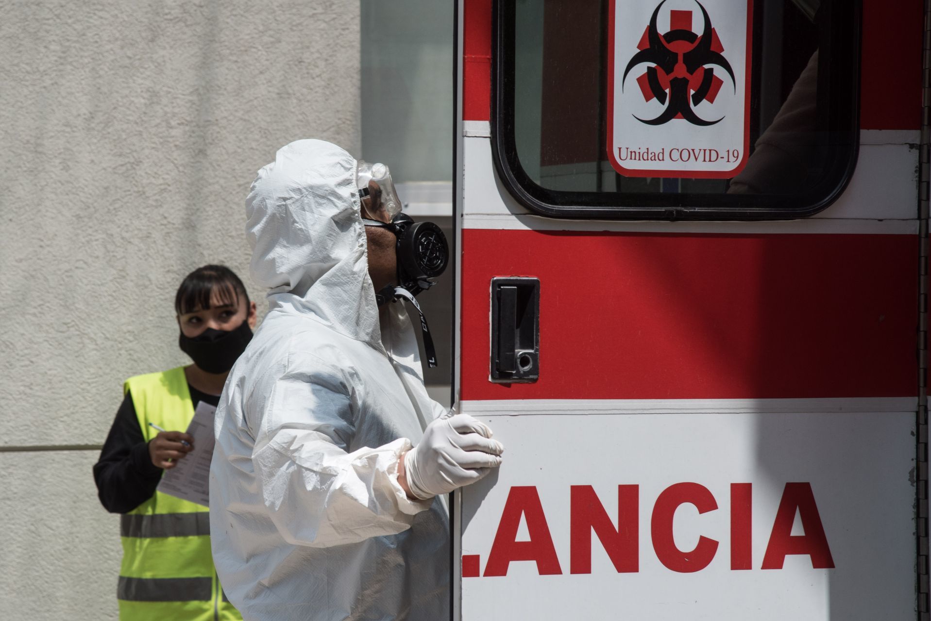 94% de los mexicanos que murieron por COVID eran obreros, amas de casa y jubilados: UNAM