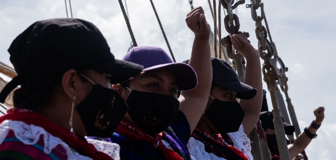ISLA MUJERES, QUINTANA ROO, 02MAYO2021.- La delegación marítima Escuadrón 421 del Ejército Zapatista de Liberación Nacional zarpó esta tarde desde la Isla Mujeres rumbo a Europa, los siete hombres y mujeres que viajaron durante más de seis semanas en La Montaña fueron despedidos por integrantes del Congreso Nacional Indigena y personas de la sociedad civil. El navío La Montaña llegará a Vigo, Galicia donde los compañeros serán recibidos por diferentes colectivos europeos y recorrerán varias regiones del viejo continente para compartir saberes sobre luchas y organizaciones.
