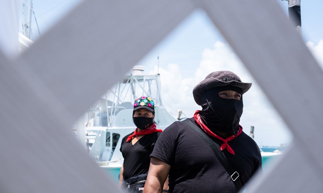 ISLA MUJERES, QUINTANA ROO, 02MAYO2021.- La delegación marítima Escuadrón 421 del Ejército Zapatista de Liberación Nacional zarpó esta tarde desde la Isla Mujeres rumbo a Europa, los siete hombres y mujeres que viajaron durante más de seis semanas en La Montaña fueron despedidos por integrantes del Congreso Nacional Indigena y personas de la sociedad civil. El navío La Montaña llegará a Vigo, Galicia donde los compañeros serán recibidos por diferentes colectivos europeos y recorrerán varias regiones del viejo continente para compartir saberes sobre luchas y organizaciones.