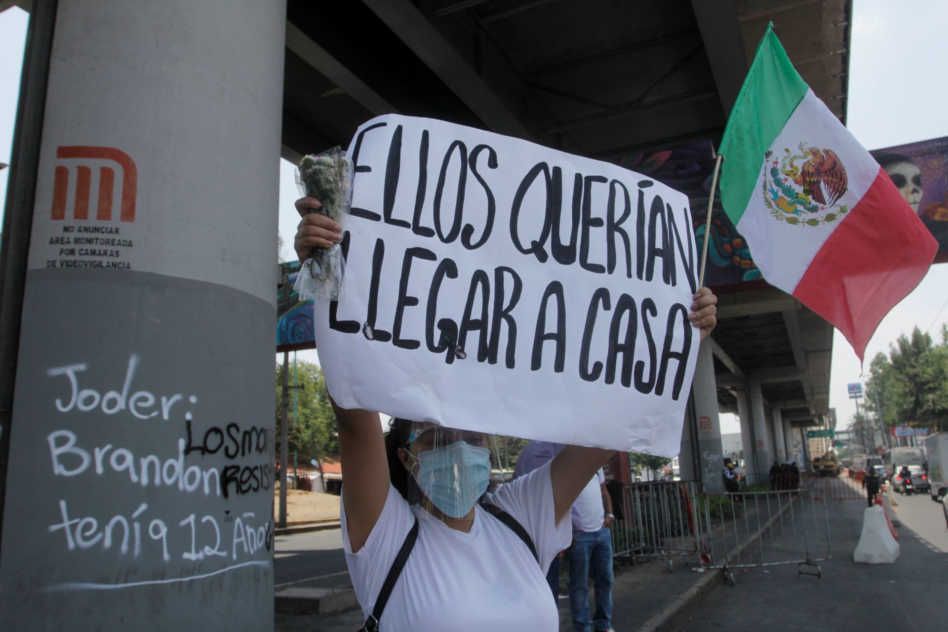 Familiares de víctimas del colapso en Línea 12 presentan denuncia colectiva ante la FGR