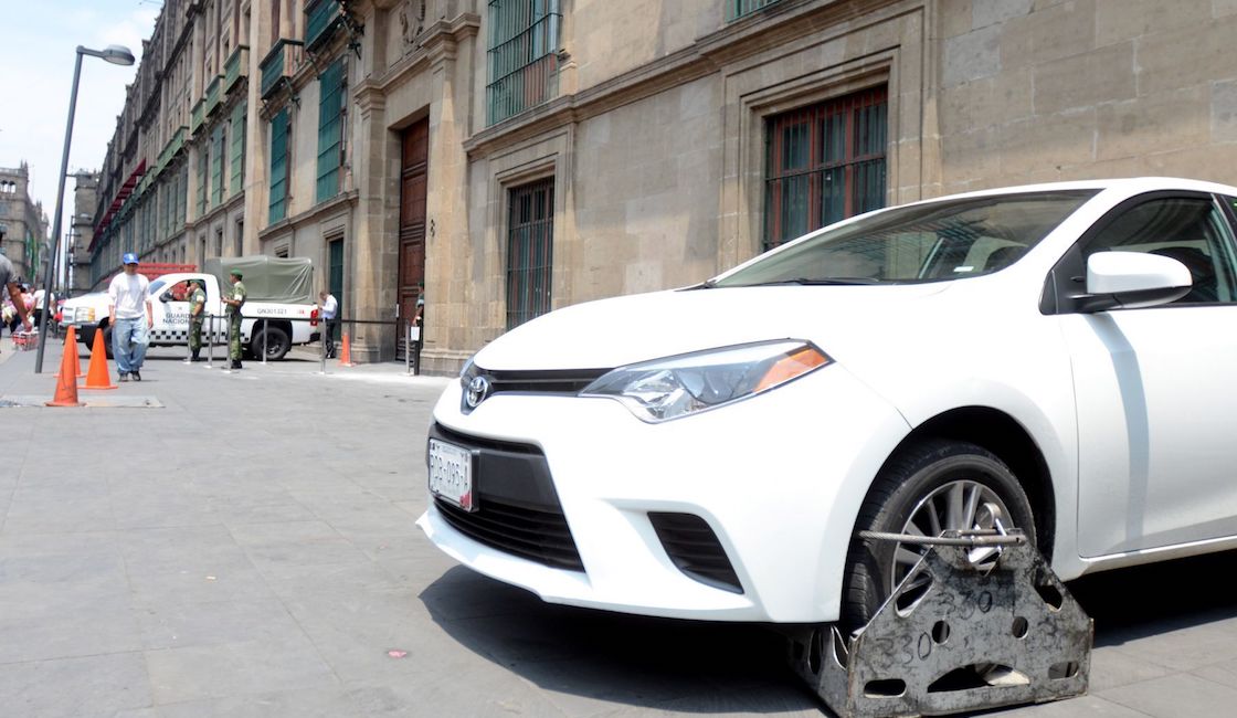 muerde-dedo-policia-transito-araña-cdmx