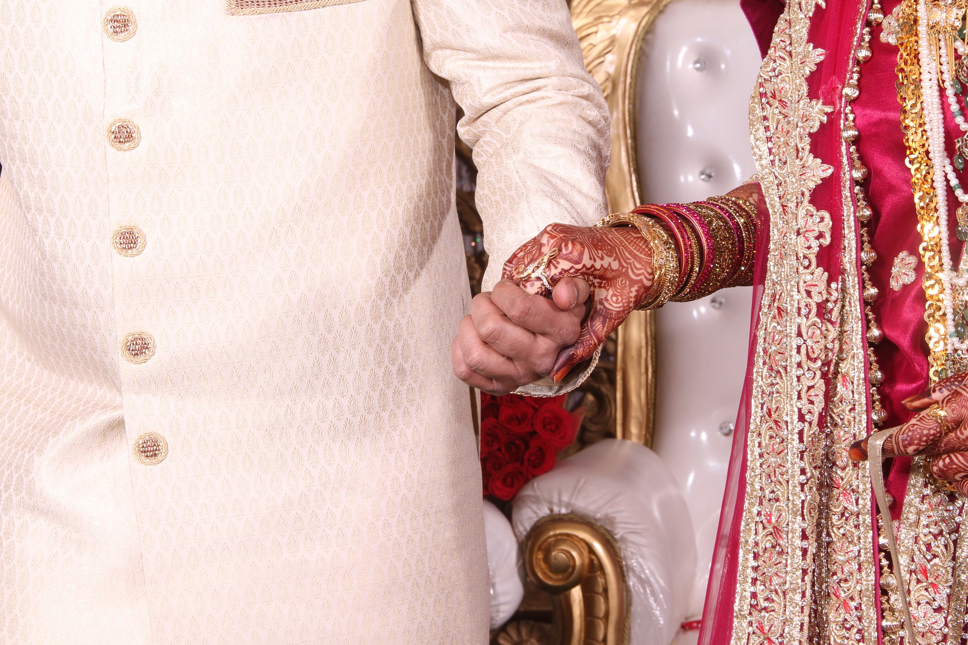 Una mujer murió antes de casarse y su hermana tomó su lugar en la boda