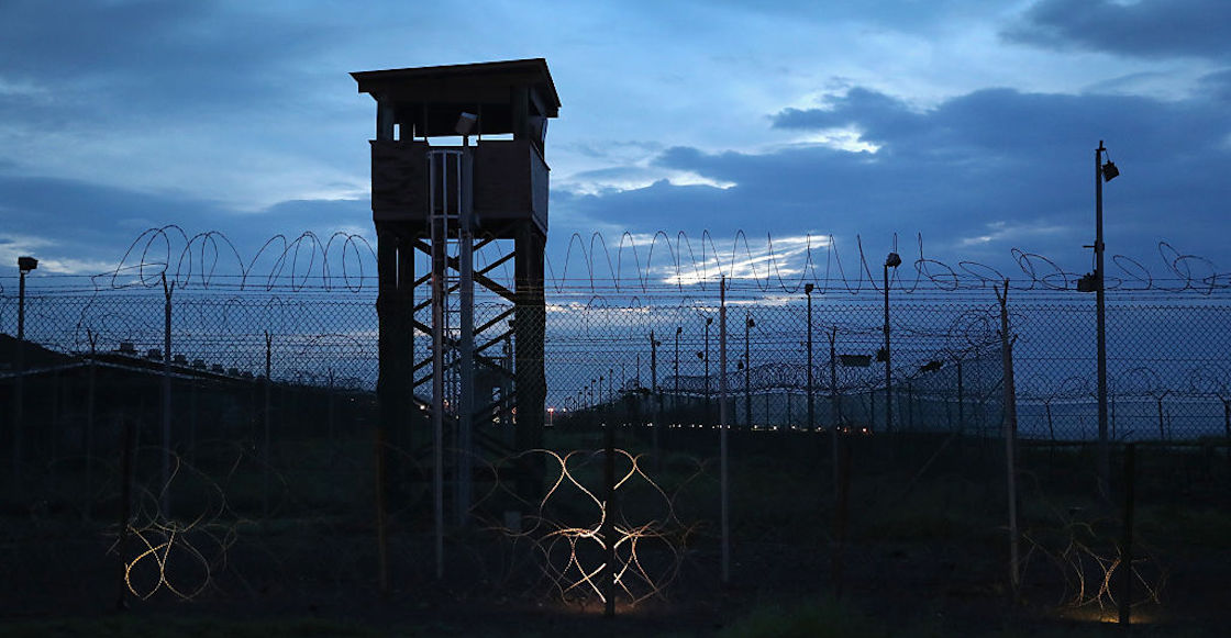 politicos-intelectuales-guantanamo-cierre