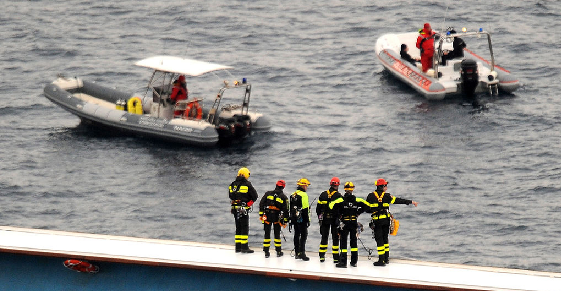 7 turistas se ahogaron al volcar su lancha por intentar tomarse una selfie
