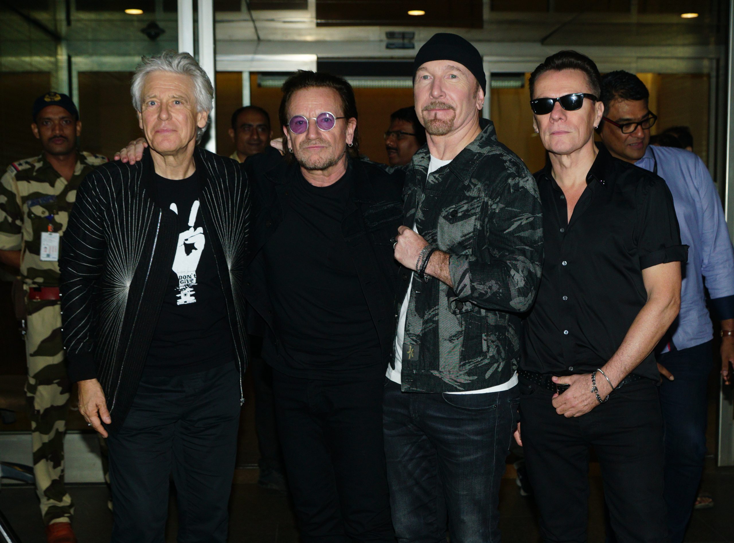Bono estrena una canción en solitario para el documental de Sean Penn