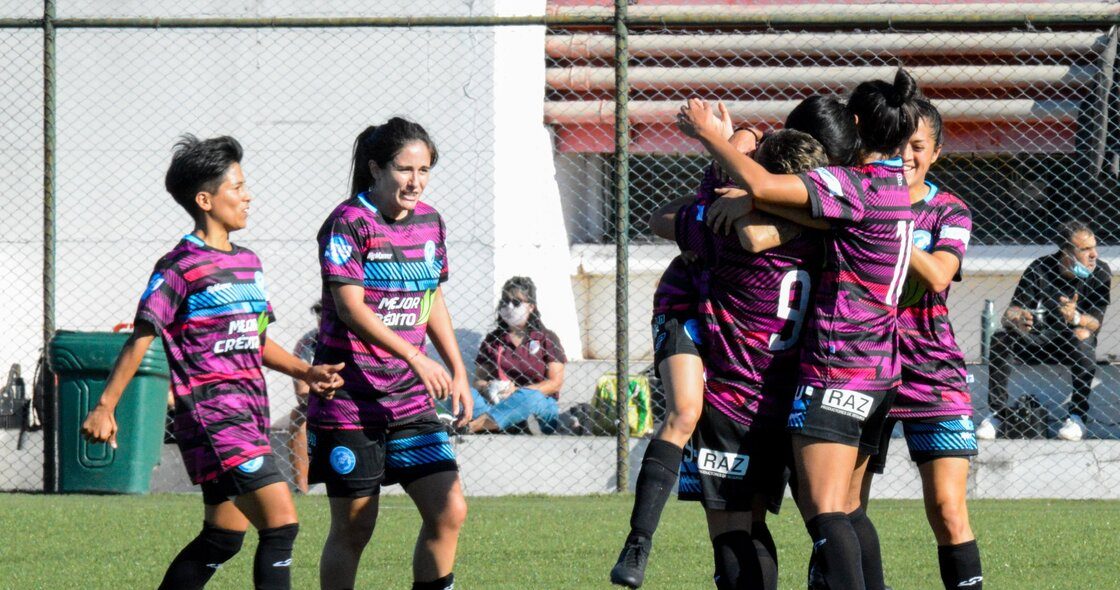 ¿Futbol profesional en Argentina? Villa San Carlos, el equipo femenil que depende de colectas