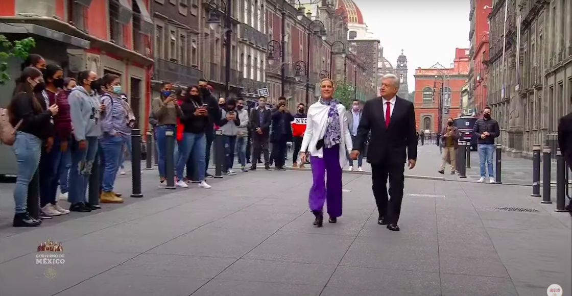 AMLO-vota-2021-cerca-palacio-nacional-cambio-ine-direccion-01