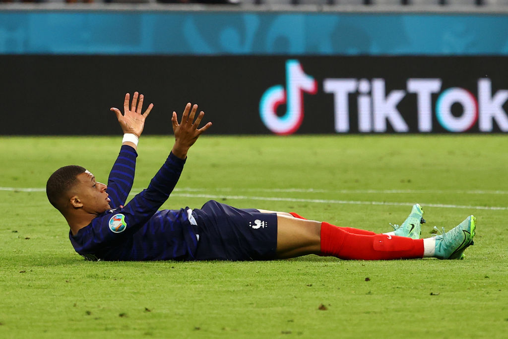 Gol anulado a Mbappe en la Euro 2020