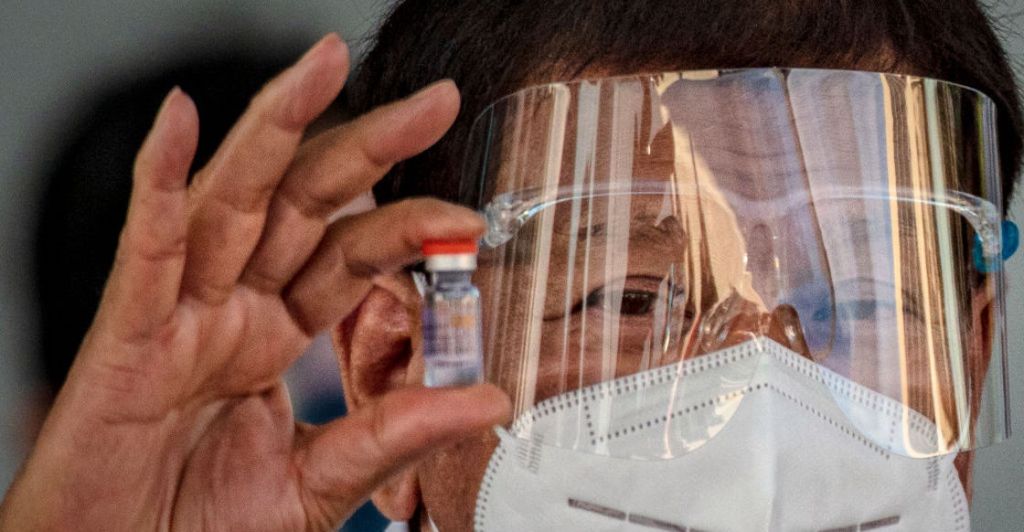 advertencia-presidente-filipinas-vacuna