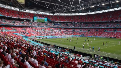 Reportan grave a aficionado que cayó de las tribunas de Wembley durante el Inglaterra-Croacia