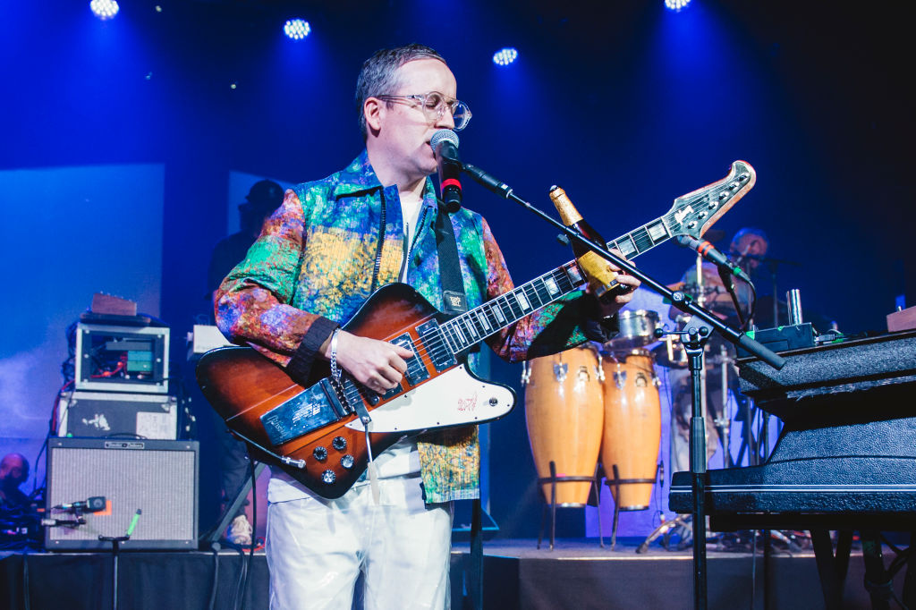 Alexis Taylor de Hot Chip anuncia su nuevo álbum solista con la rola "Dying In Heaven"