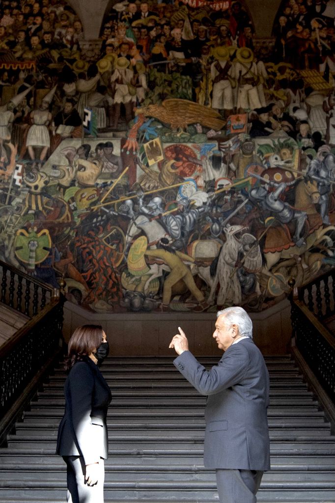 amlo-kamala-harris-palacio-nacional