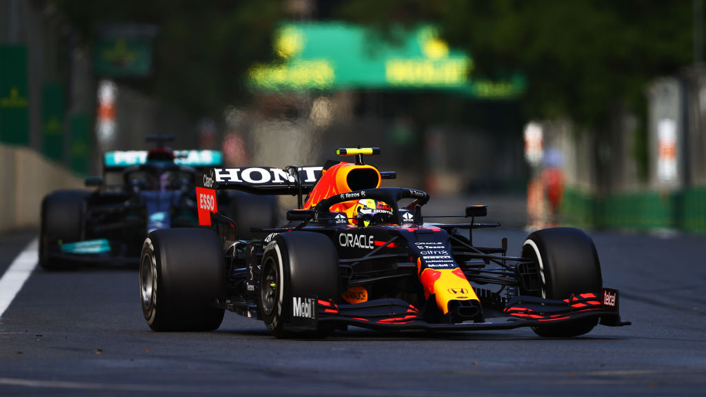 ¡Checo Pérez conquista su primer podio con Red Bull en el Gran Premio de Azerbaiyán!