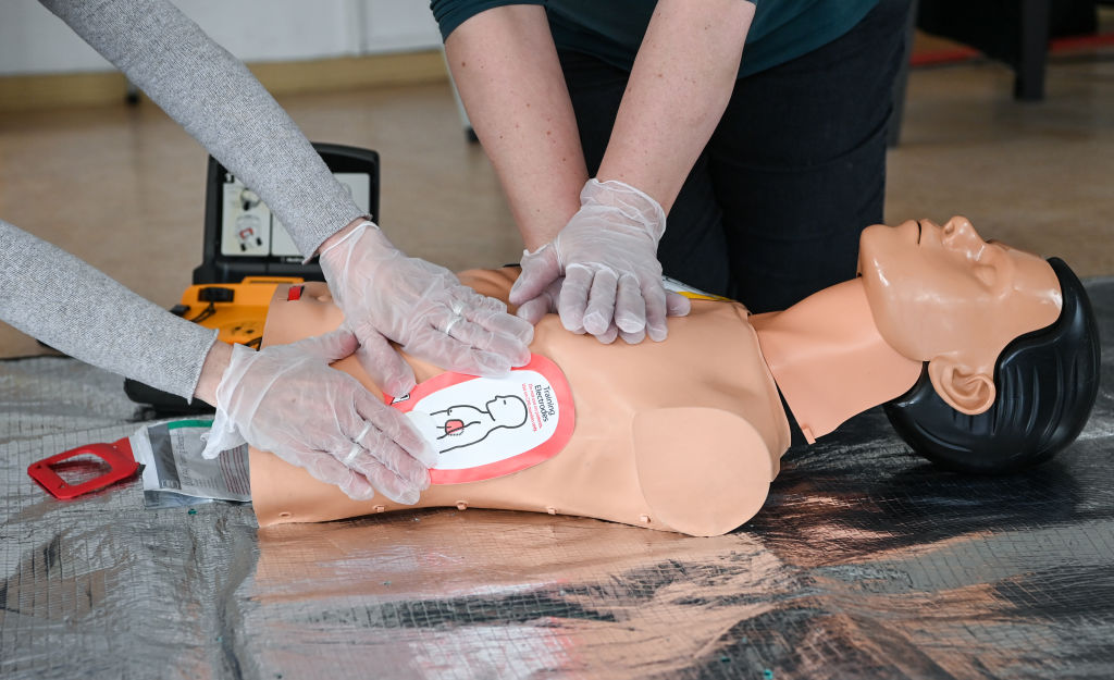 Curso de uso desfibriladores externos automáticos