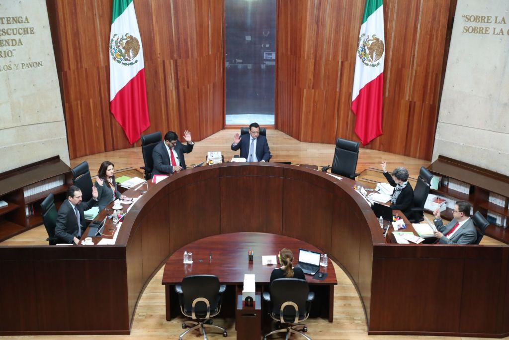 TEPJF desecha denuncia de Morena por financiamiento extranjero a Mexicanos contra la Corrupción