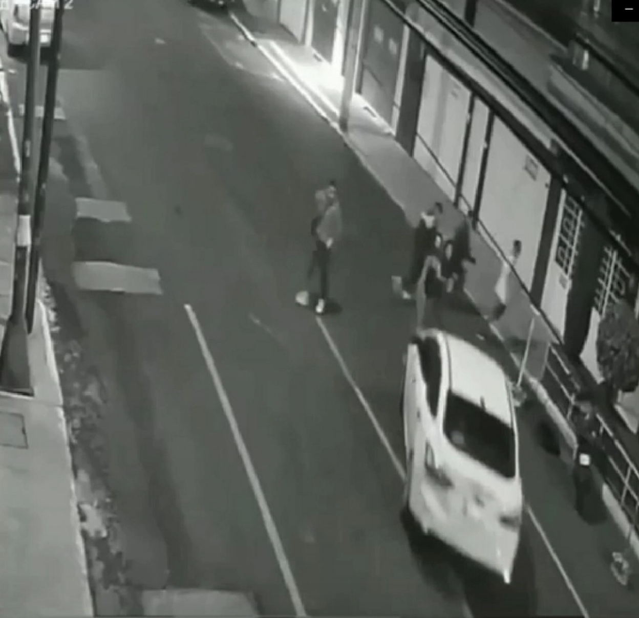 Buscan a sujeto que atropelló a dos jóvenes en la CDMX; ellas se encuentran graves