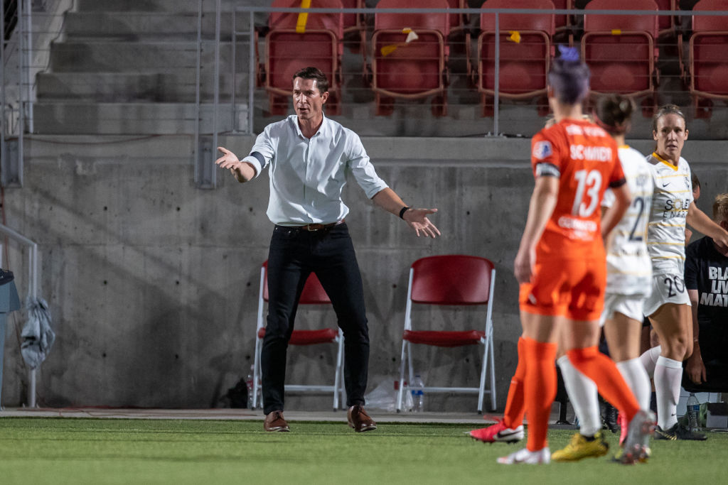 Craig Harrington, nuevo DT del América Femenil, acusado de ser "verbalmente abusivo"