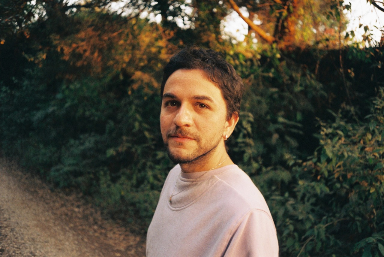 Enfrentar prejuicios y liberar ataduras: Una entrevista por 'Cosas que no hacemos'