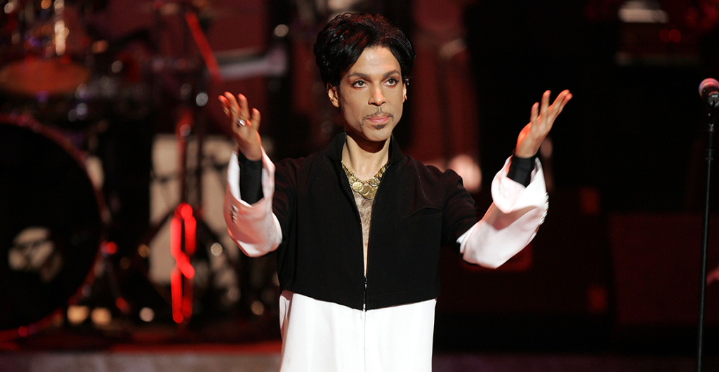 Escucha por acá "Born 2 Die", una rola inédita de Prince