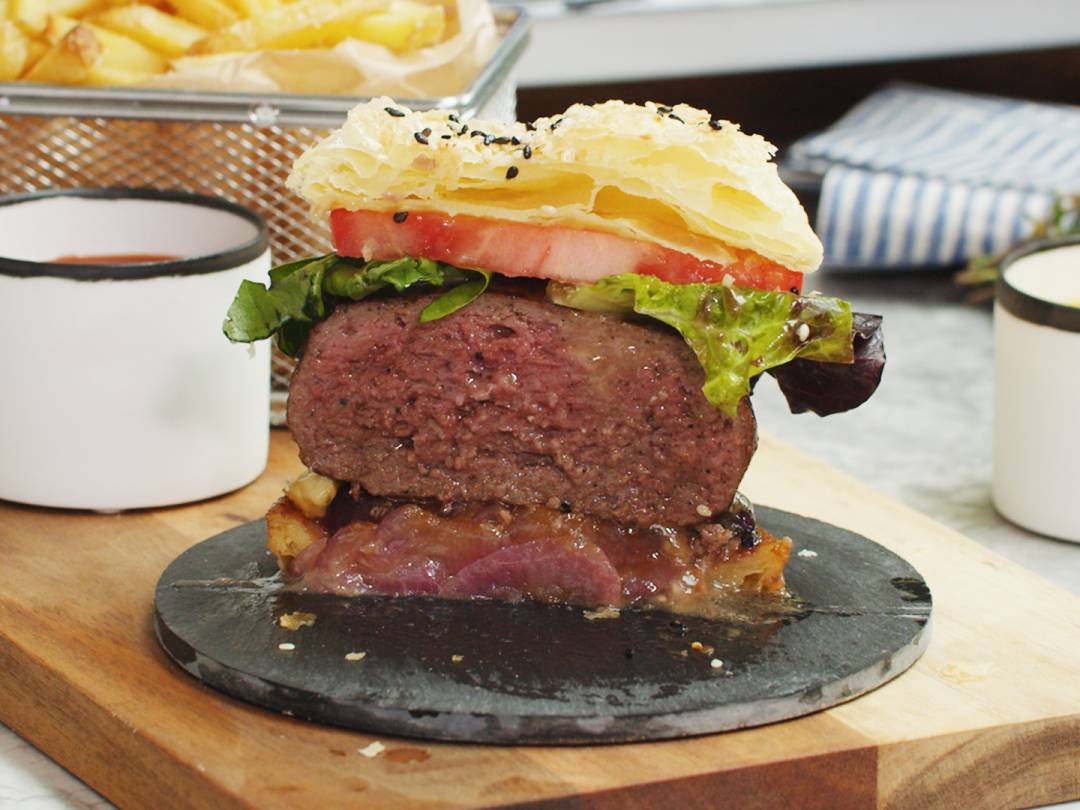 Así es la hamburguesa ‘rompe mandíbula’ de Gordon Ramsay