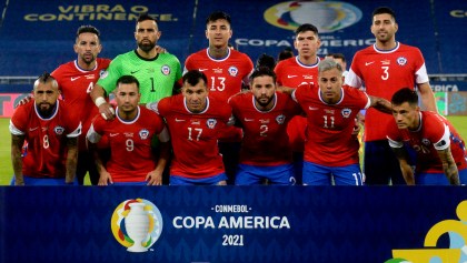 Jugadores de Chile violan la burbuja sanitaria de la Copa América... para cortarse el cabello