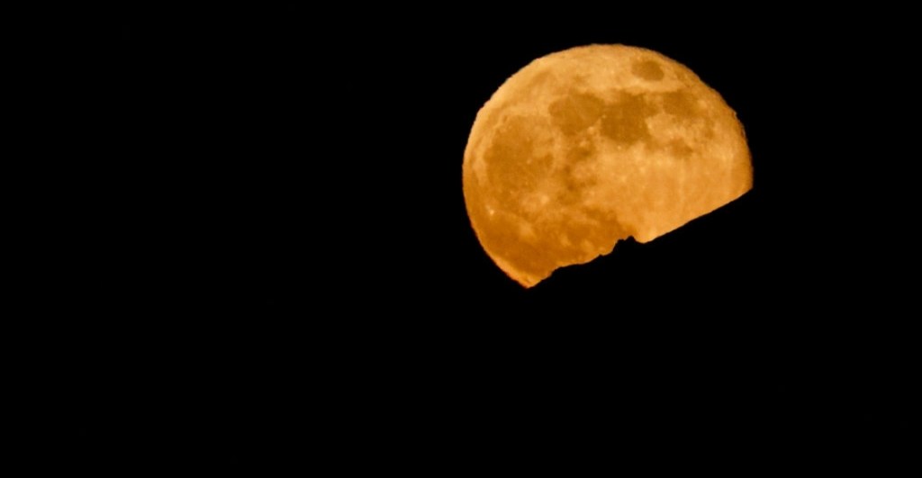 Luna de fresa: Te decimos cómo y cuándo ver la última superluna del 2021