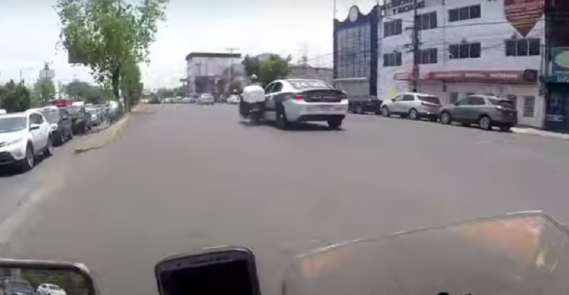 Separan de su cargo a policías de Tlalnepantla que fueron captados cuando atropellaron a un motociclista