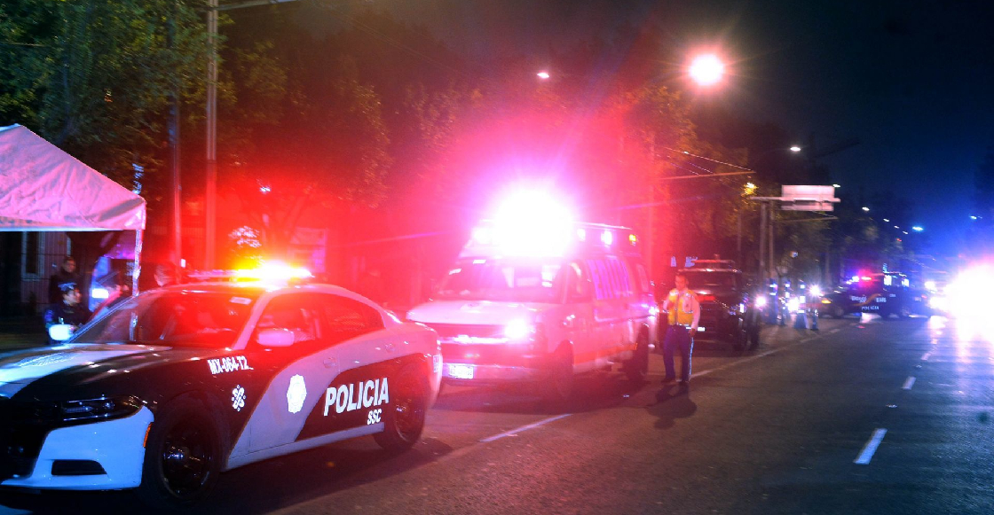 Captan pelea entre paramédicos y automovilistas tras choque en CDMX