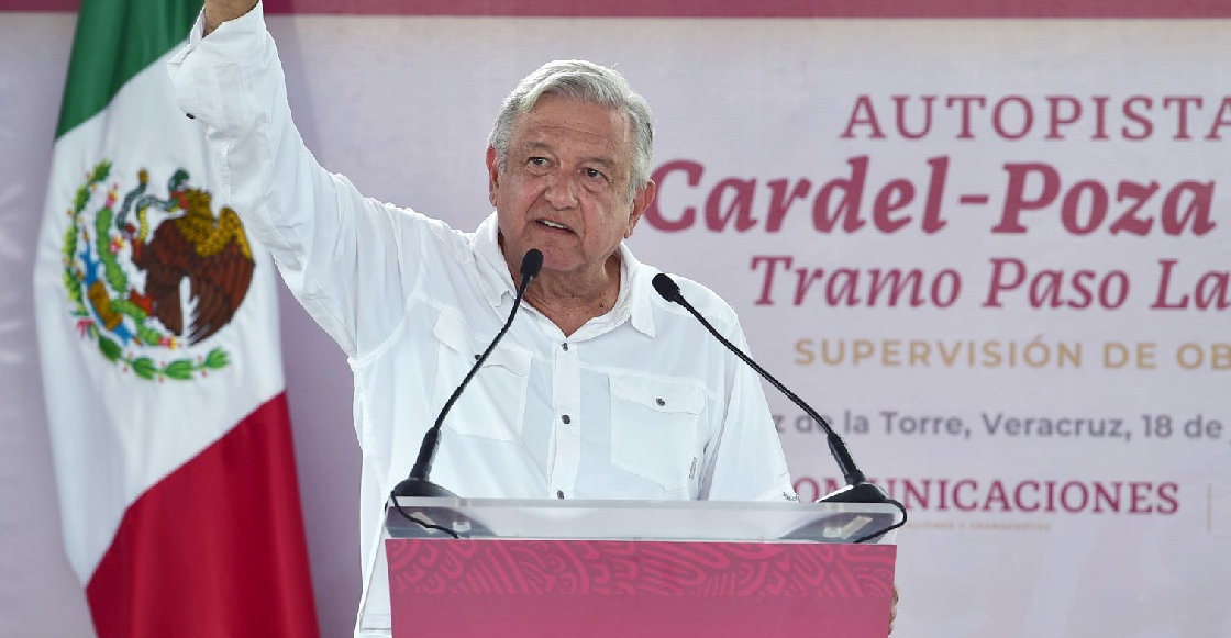La fama: Piloto le pide a AMLO un saludo para su mamá porque "ve todos los días la mañanera"