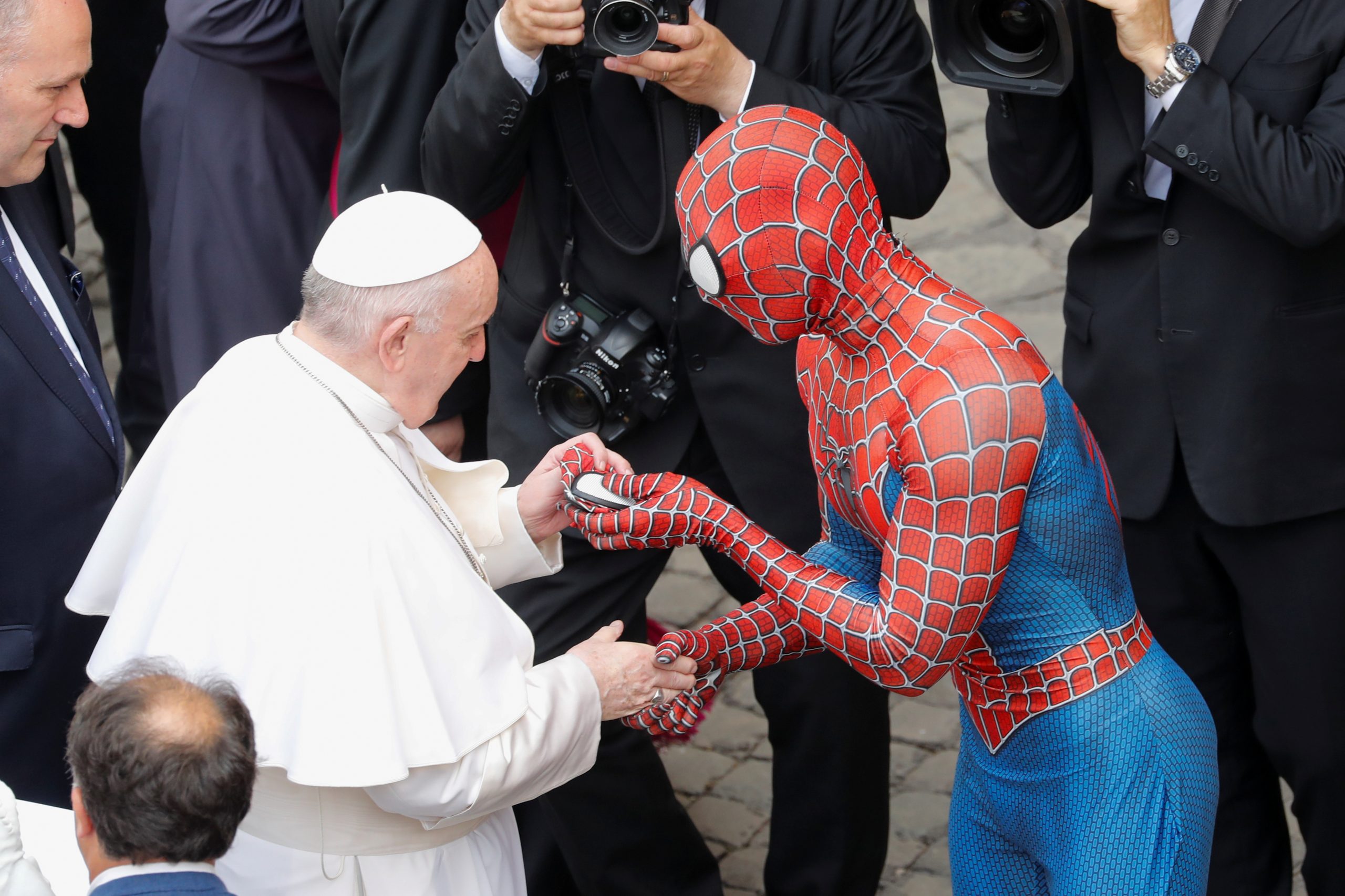Y a todo esto, ¿por qué fue Spider-Man al Vaticano a visitar al papa Francisco?