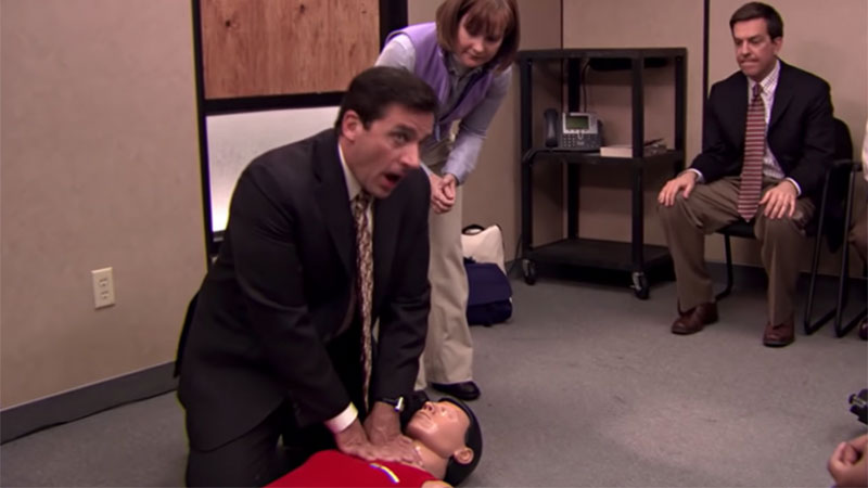 ¡Aplausos! Hombre salva la vida de su hija gracias a un capítulo de 'The Office'