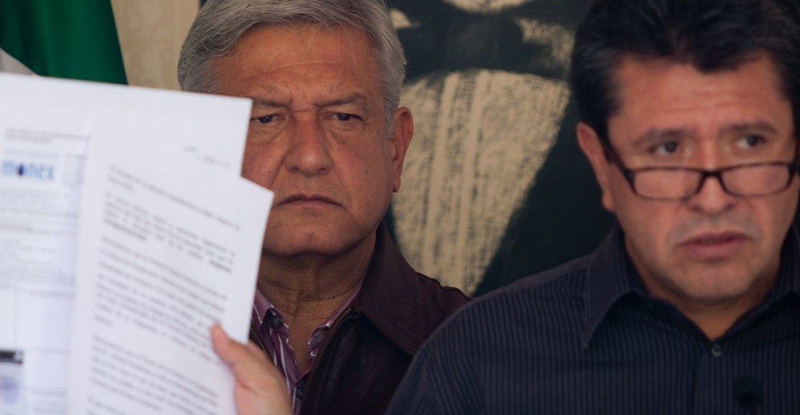 MÉXICO, D.F., 07JULIO2012.- Andrés Manuel López Obrador, quien fue el candidato de las izquierdas en la elecciones Presidenciales y se encuentra en la segunda posición el las preferencia electorales, ofreció una rueda de prensa en lo que fue su casa de campaña en la colonia Roma, lo acompañaron Ricardo Monreal, coordinador de su campaña y el líder del PRD Jesús Zambrano. La coalición Movimiento Progresista pedirá al PAN sumar esfuerzos para denunciar al PRI por el rebase de topes de gastos de campaña, y que ese partido le entregue la información que tiene en su poder con la denuncia que presentó por el presunto rebase de topes de gastos de campaña a través de la compra de votos con una tarjeta de la empresa Monex.