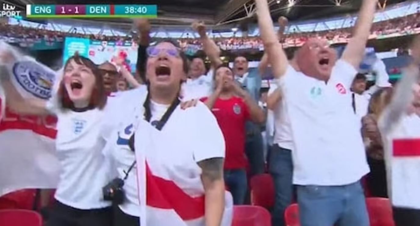 Aficionada de Inglaterra se reportó enferma para ir a la semifinal de la Euro; su jefe la cachó y despidió