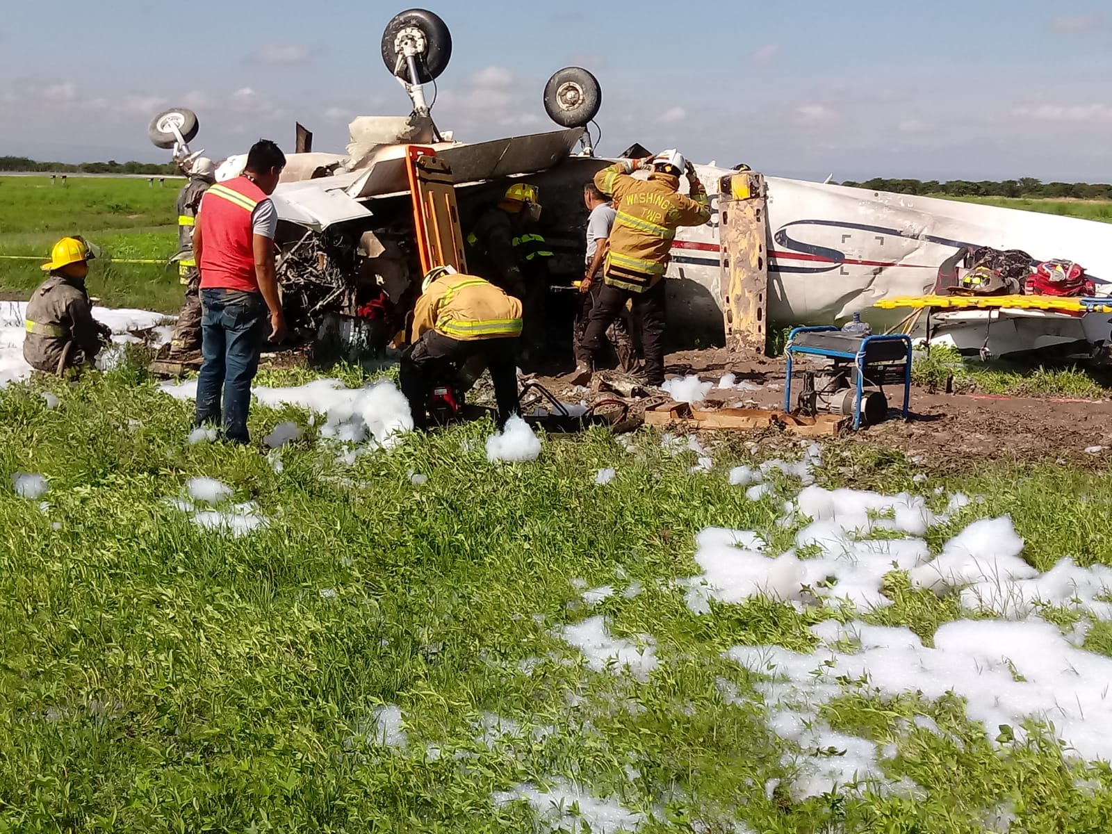 Una avioneta se desplomó en el aeropuerto de Durango; reportan que el piloto murió