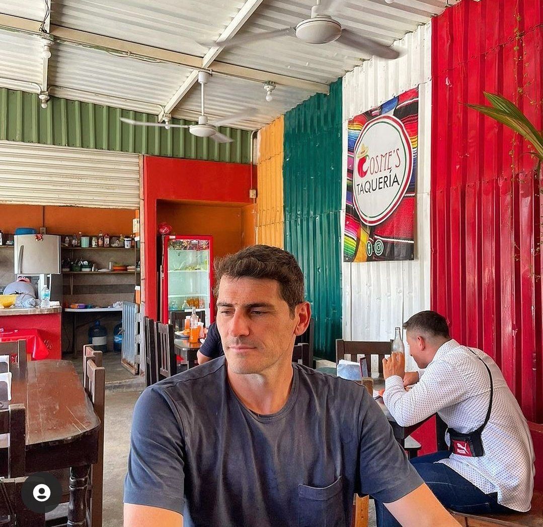 Un short y sus tenis: La curiosa propina que Iker Casillas dejó en una taquería mexicana
